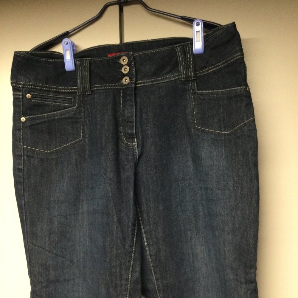 Contrast  Petites Jeans